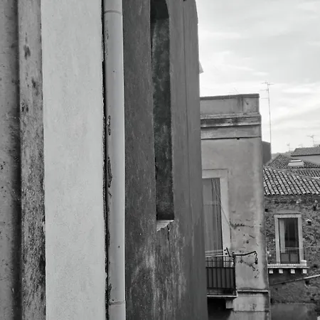 Fera O' Luni Bed & Breakfast 3*