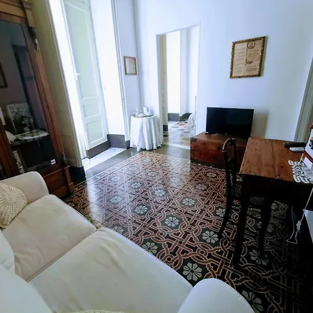 Fera O' Luni Bed & Breakfast 3*